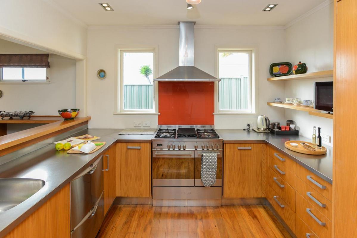 Breakwater Cottage - Napier Holiday Home Экстерьер фото